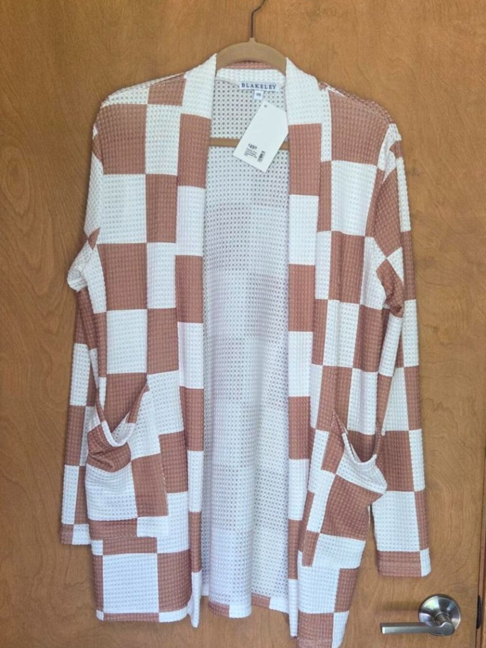 Women’s Blakeley White and Tan Long Sleeve Checkered Cardigan